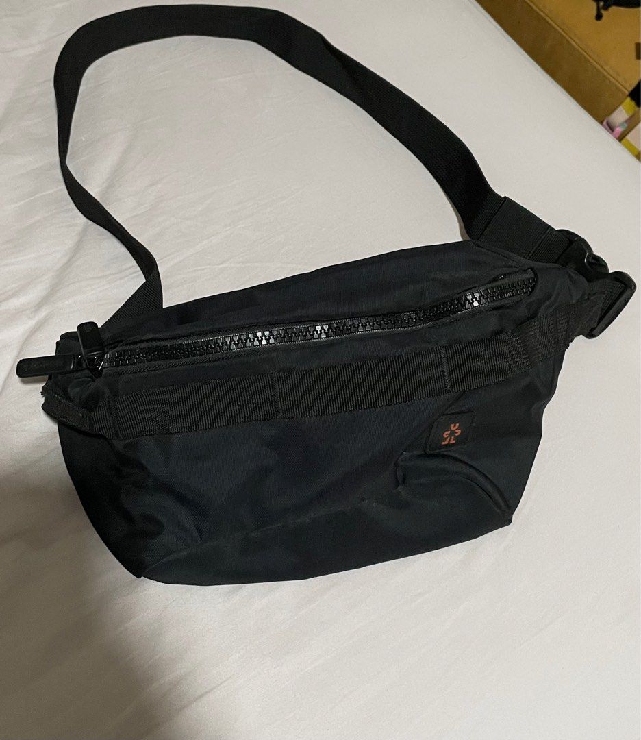 Crumpler crossbody waist bag