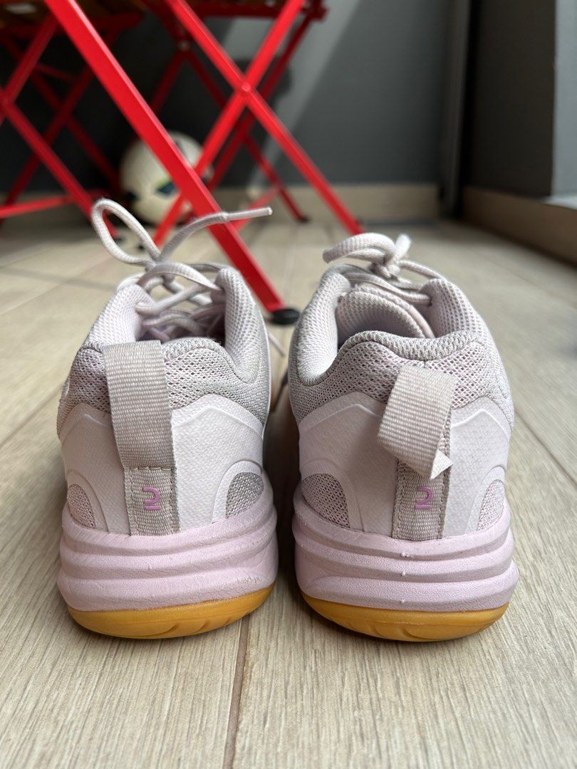 Netball trainers decathlon hotsell