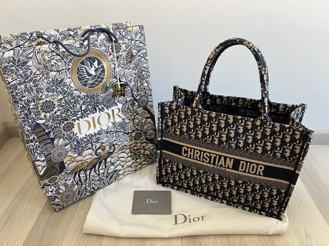 Dior book tote medium