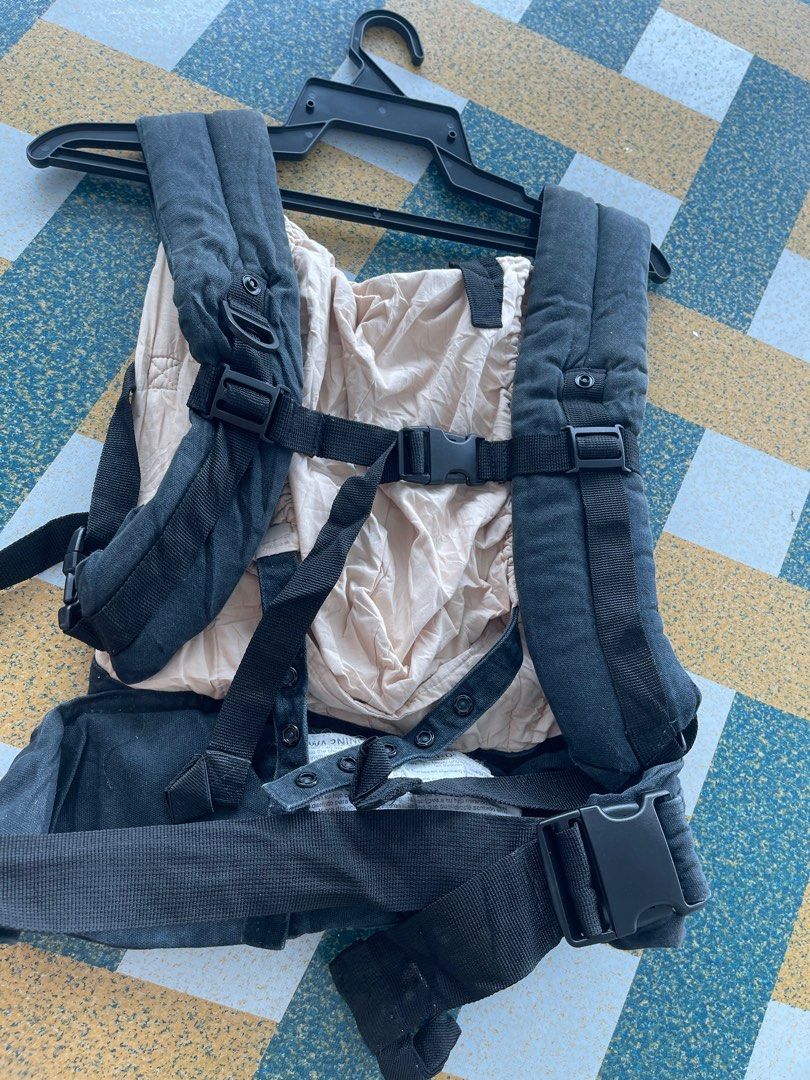 ERGOBABY 3 Position Baby Carrier Adjustable Strap Black Babies