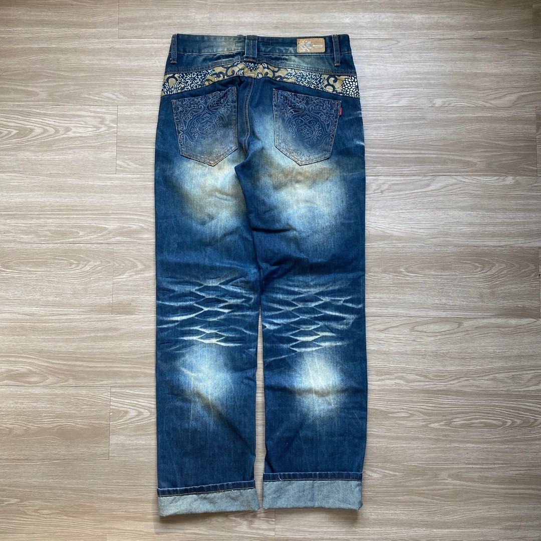 Evisu Inspired Washed Jeans (Category: Jeans) located in Pakil. Submitted by sicko.stuff_ (Listing ID 1287781792, Image 1). Description: Waistline: 31-32 (15”) Full length: 42.5 Inseam: 32 Thigh: 10 Rise: 13 Leg opening: 8 Condition: Great.