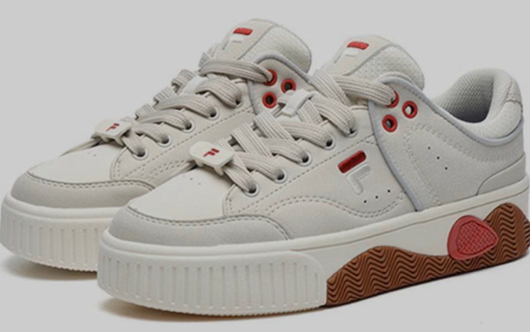 Red and white filas online