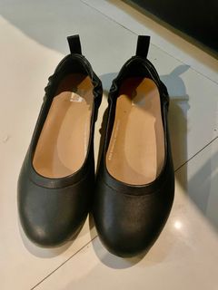 (Category: ) located in . Submitted by ldwardrobe (Listing ID 1287800100, Image 1). Description: .