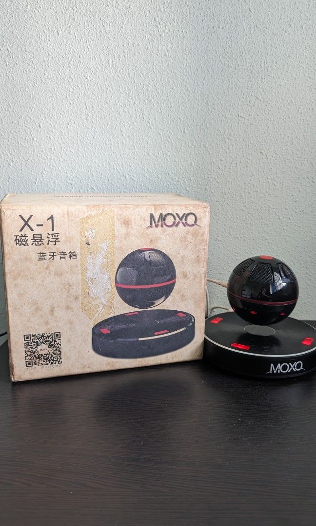 Moxo speaker outlet