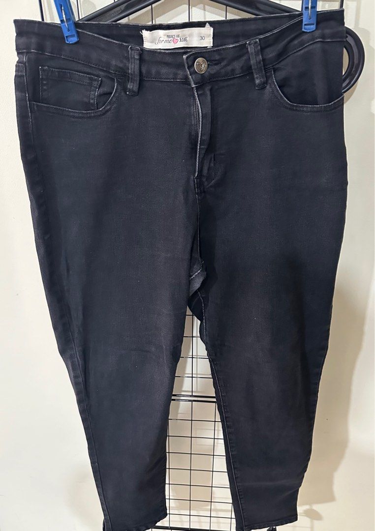 Forme Black Maong Pants (Category: Jeans) located in San Pedro. Submitted by Ellabells (Listing ID 1287835464, Image 1). Description: Forme Black Maong Pants Size 30 With signs of usage but barely noticeable. Price is negotiable. PM is the key RFS: Decluttering .