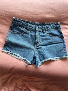 (Category: ) located in . Submitted by kokosells (Listing ID 1287760746, Image 1). Description: .
