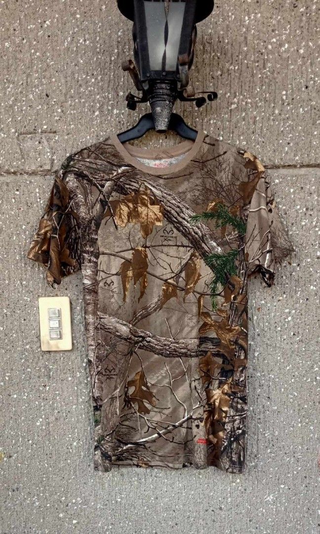 Hanes Real Tree Camo X Supreme T shirt Men s Fashion Tops Sets Tshirts Polo Shirts on Carousell
