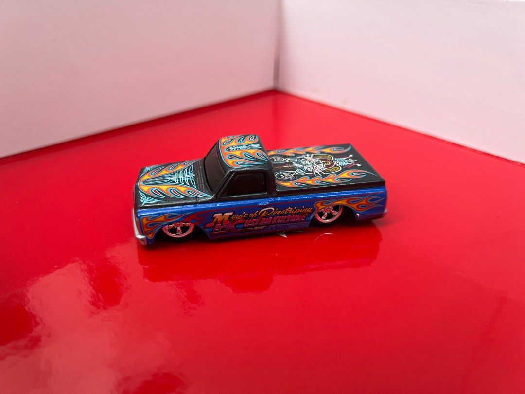 ホットウィール 2021 コンベンション 限定1969 Chevy C-10 Hot Wheels