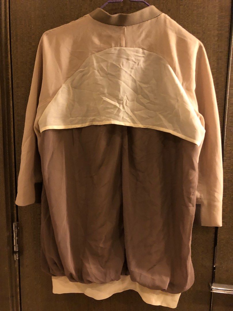 Initial （分類：外套及戶外衣服）位於 Hong Kong。 由 p011y 提交（商品編號 1287737907，圖片 3）。簡介： 。