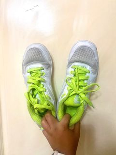Li-ning  badminton shoes neon green and white