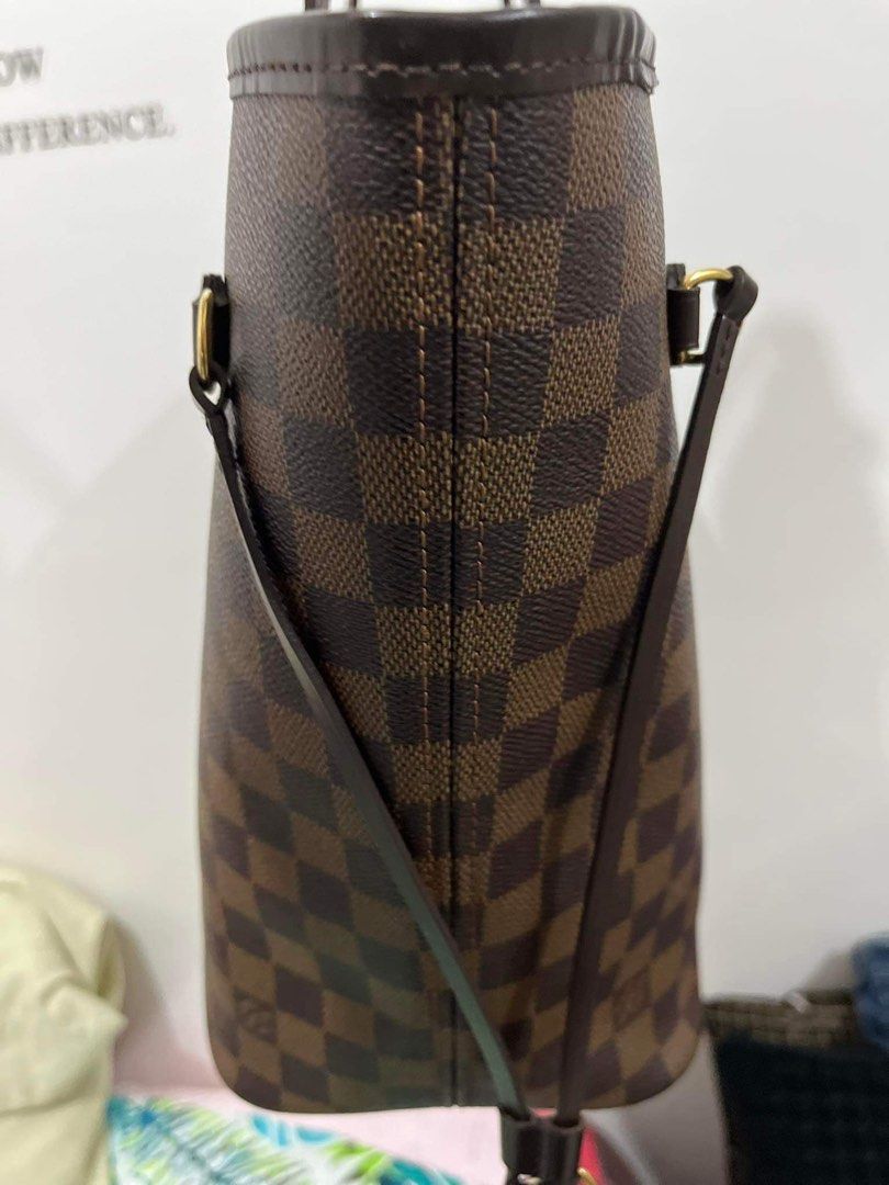 Louis Vuitton Neverfull GM Monogram Tote Handbag (Category: Luxury Bags & Wallets) located in Manila. Submitted by pre.aa (Listing ID 1287706339, Image 3). Description: Posting for a relative .