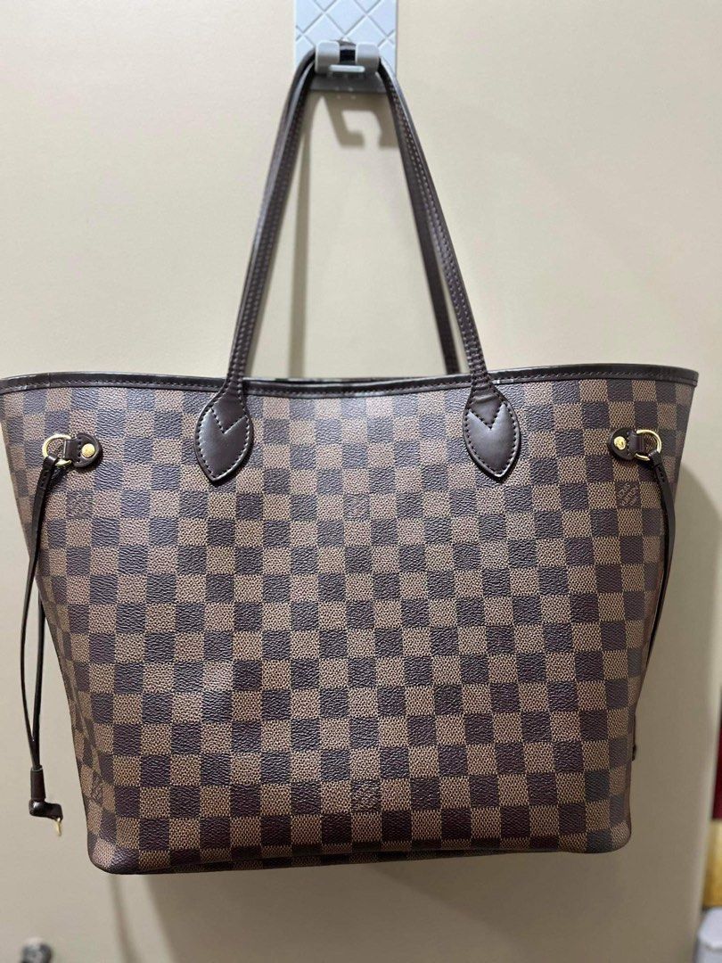 Louis Vuitton Neverfull GM Monogram Tote Handbag (Category: Luxury Bags & Wallets) located in Manila. Submitted by pre.aa (Listing ID 1287706339, Image 1). Description: Posting for a relative .