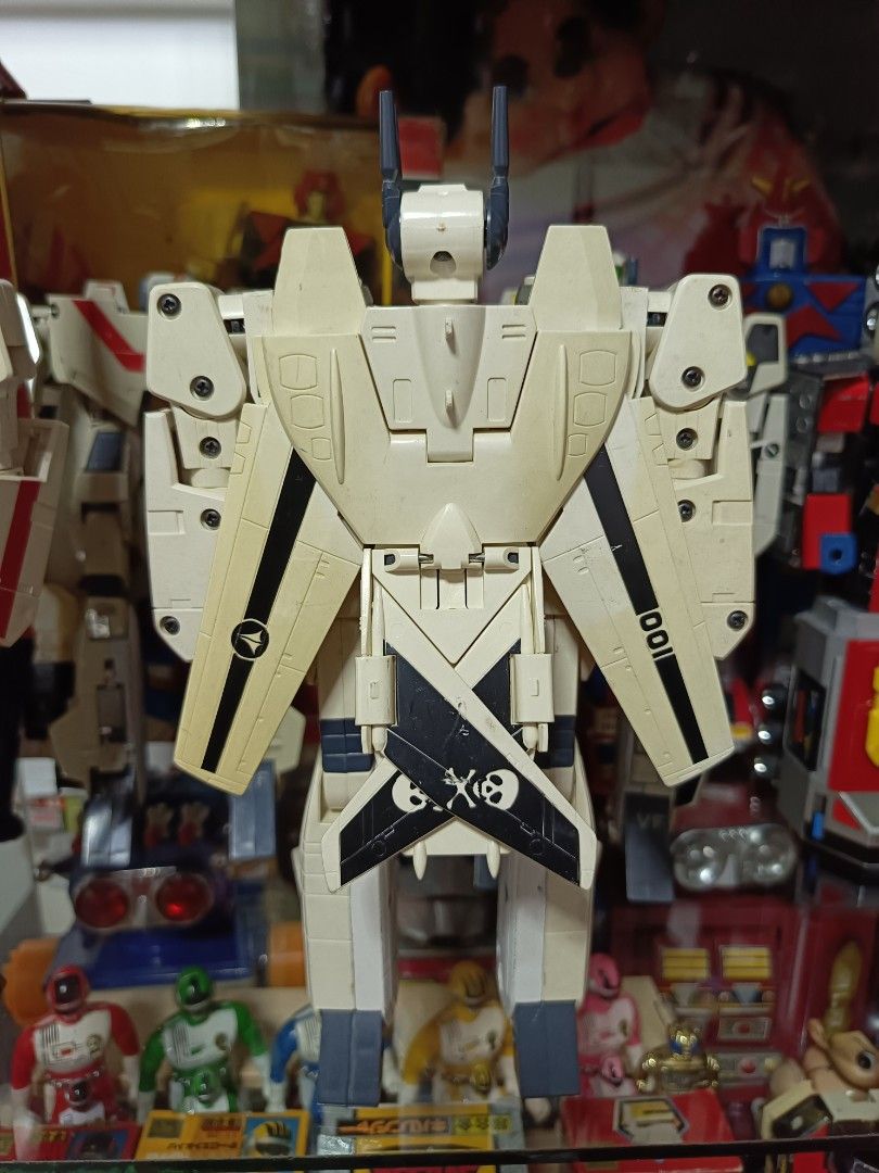 Macross bandai 1984 (Category: Vintage Collectibles) located in Bocaue. Submitted by ryu.collectibles (Listing ID 1287900692, Image 2). Description: price is firm bandai 1984.