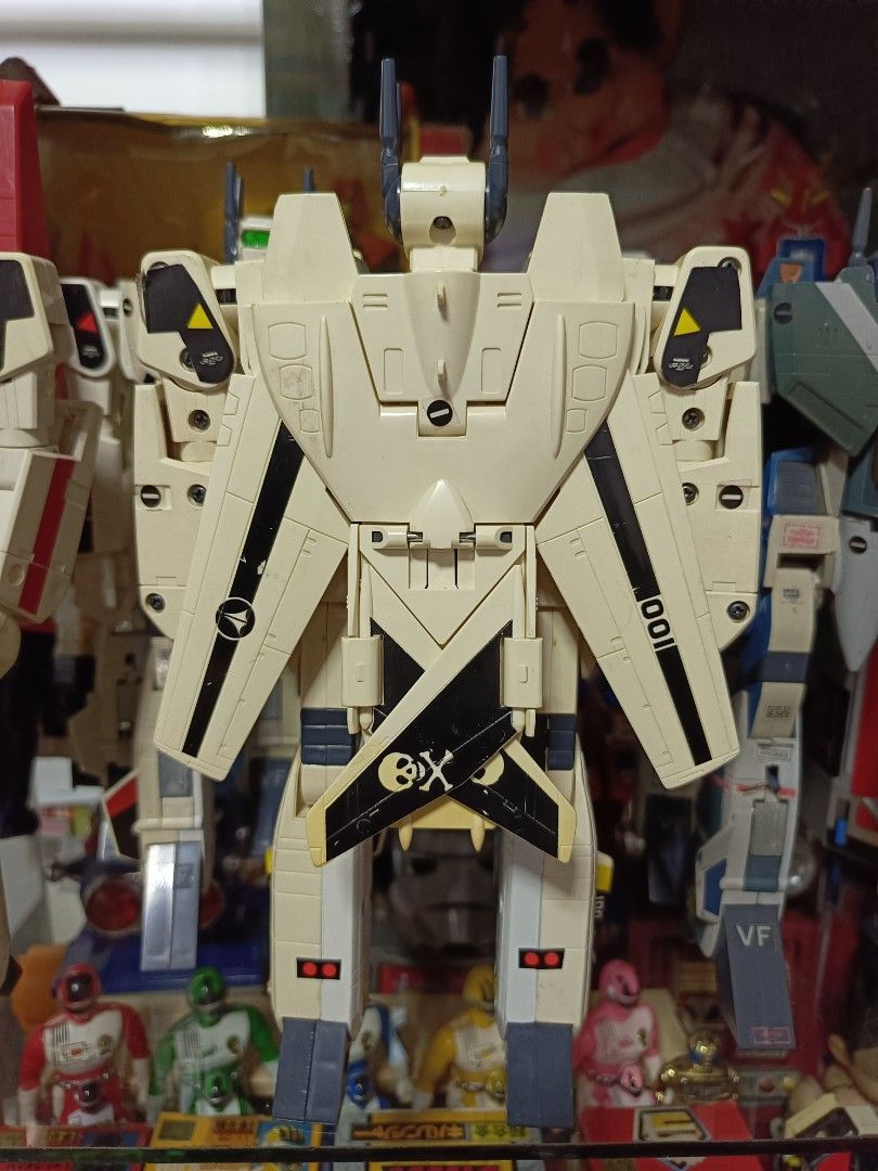 Macross Takatoku 1/55 scale 80's (Category: Figurines & Statues) located in Bocaue. Submitted by ryu.collectibles (Listing ID 1287900586, Image 2). Description: price is firm.
