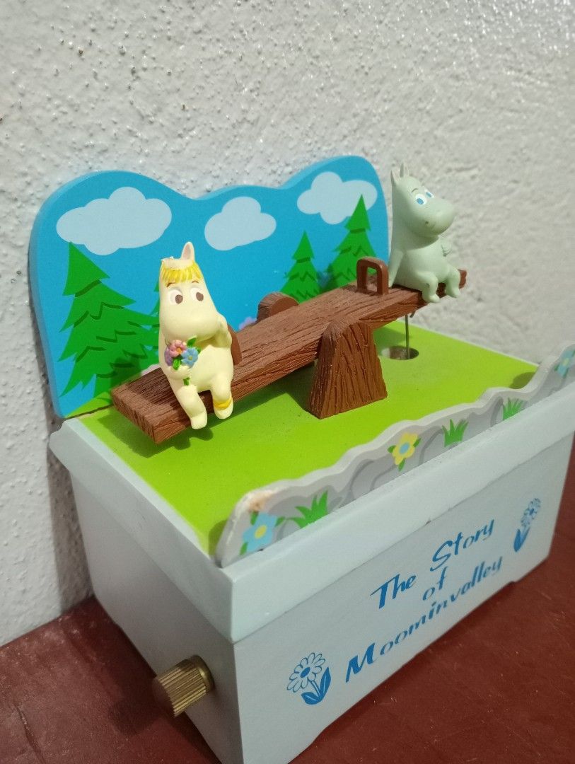 Moomin Music Box (Category: Vintage Collectibles) located in Baguio. Submitted by dammayschoice (Listing ID 1287817098, Image 2). Description: Moomin Music Box! 🎶🌈 🪵 wooden material © Moomin characters by Medialink Animation Int'l Ltd. 💖 📹 working well – video avail 🚫 Please note: a part needs to be glued, removed during shipment (4th photo) 🛒 280.