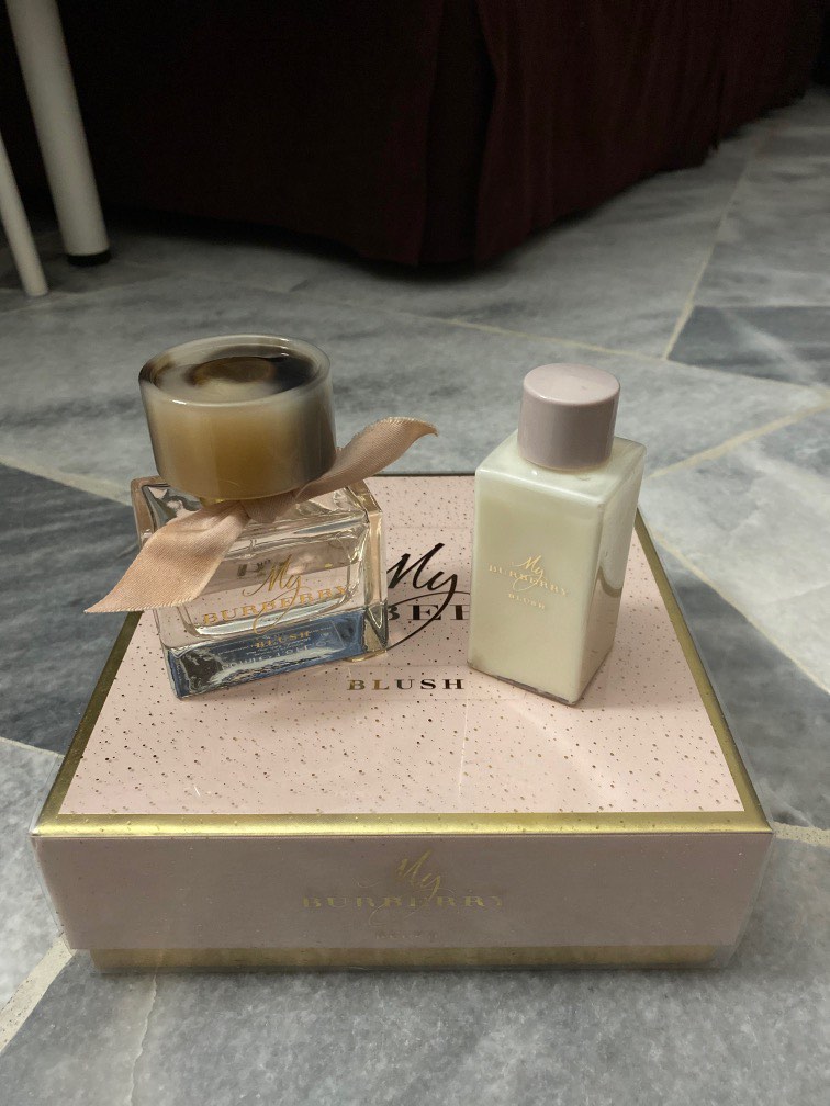 Burberry blush sale set