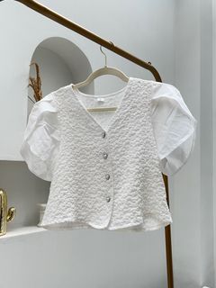 (Kategori: ) berada di . Dikirim oleh shopatcherie (ID iklan 1287808636, Gambar 1). Deskripsi: .