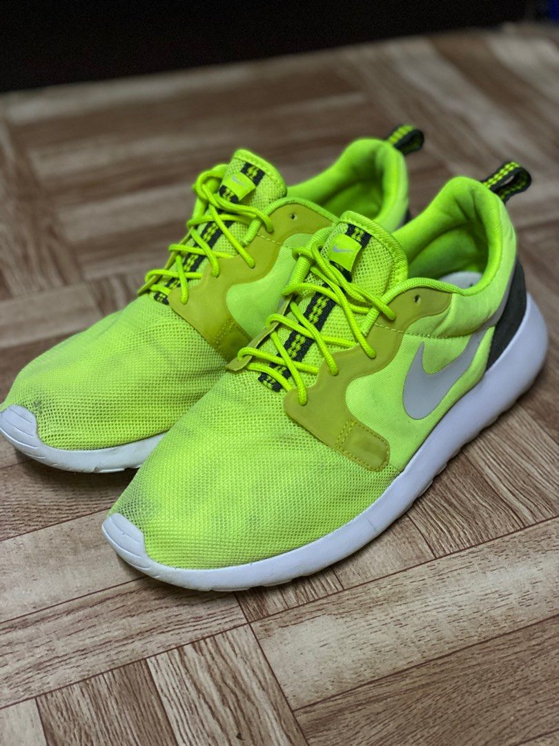 Nike roshe run neon hot sale