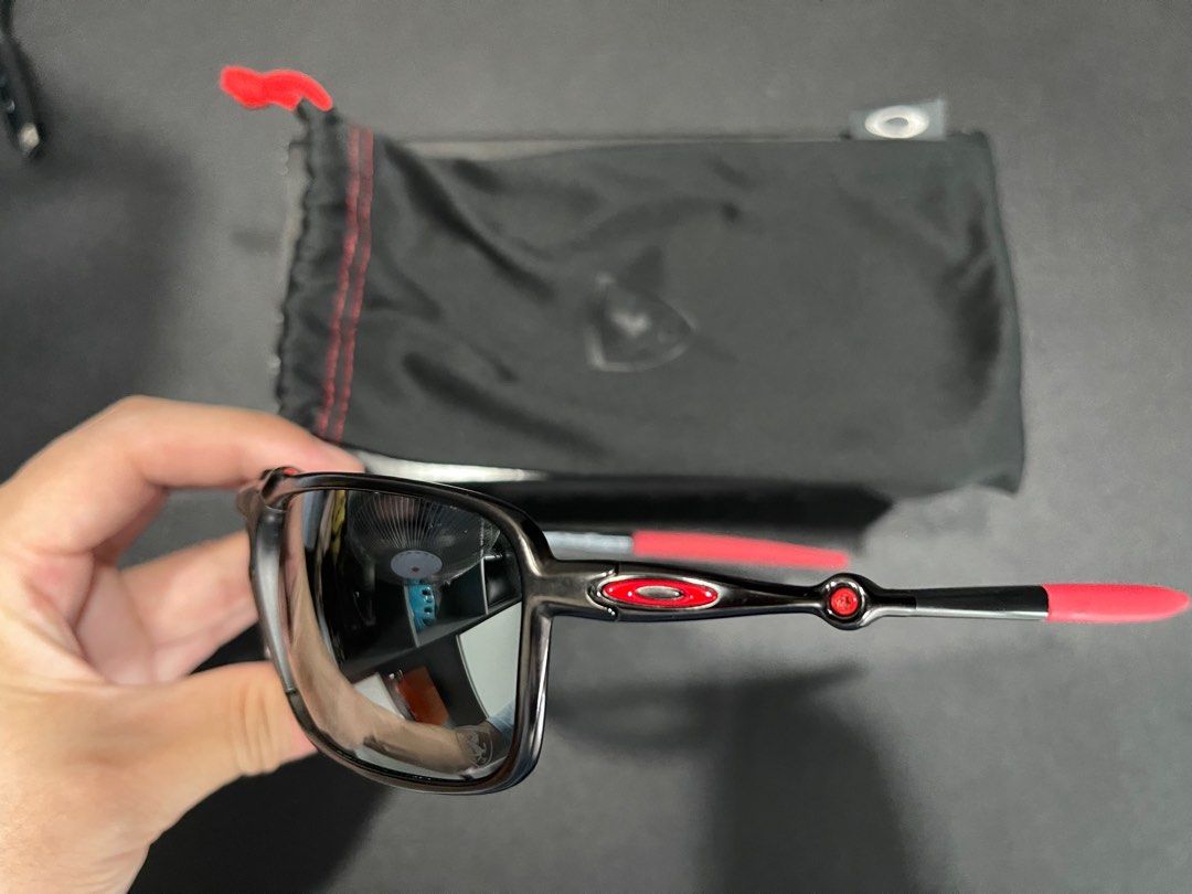 Oakley badman ferrari edition top