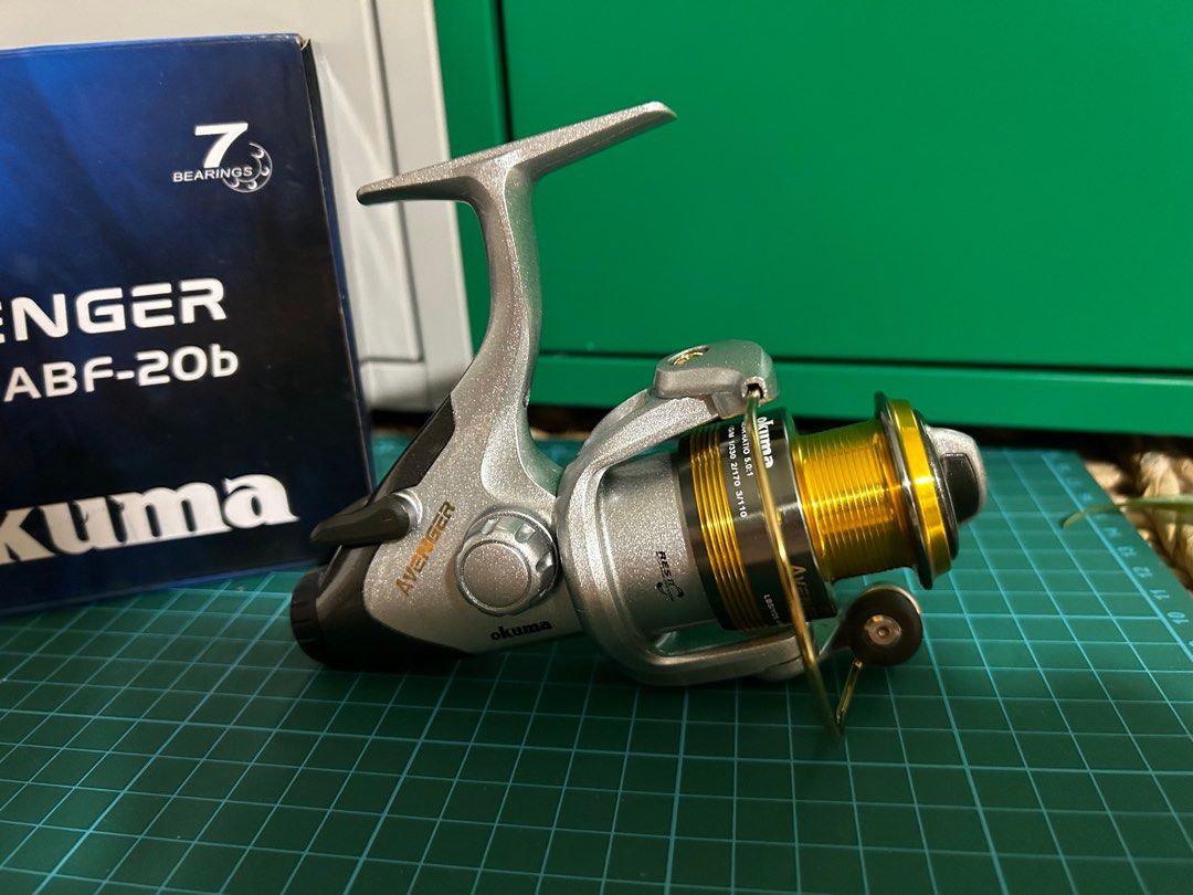 Okuma ABF 20B Bait Feeder Spinning Reel, Sports Equipment, Fishing