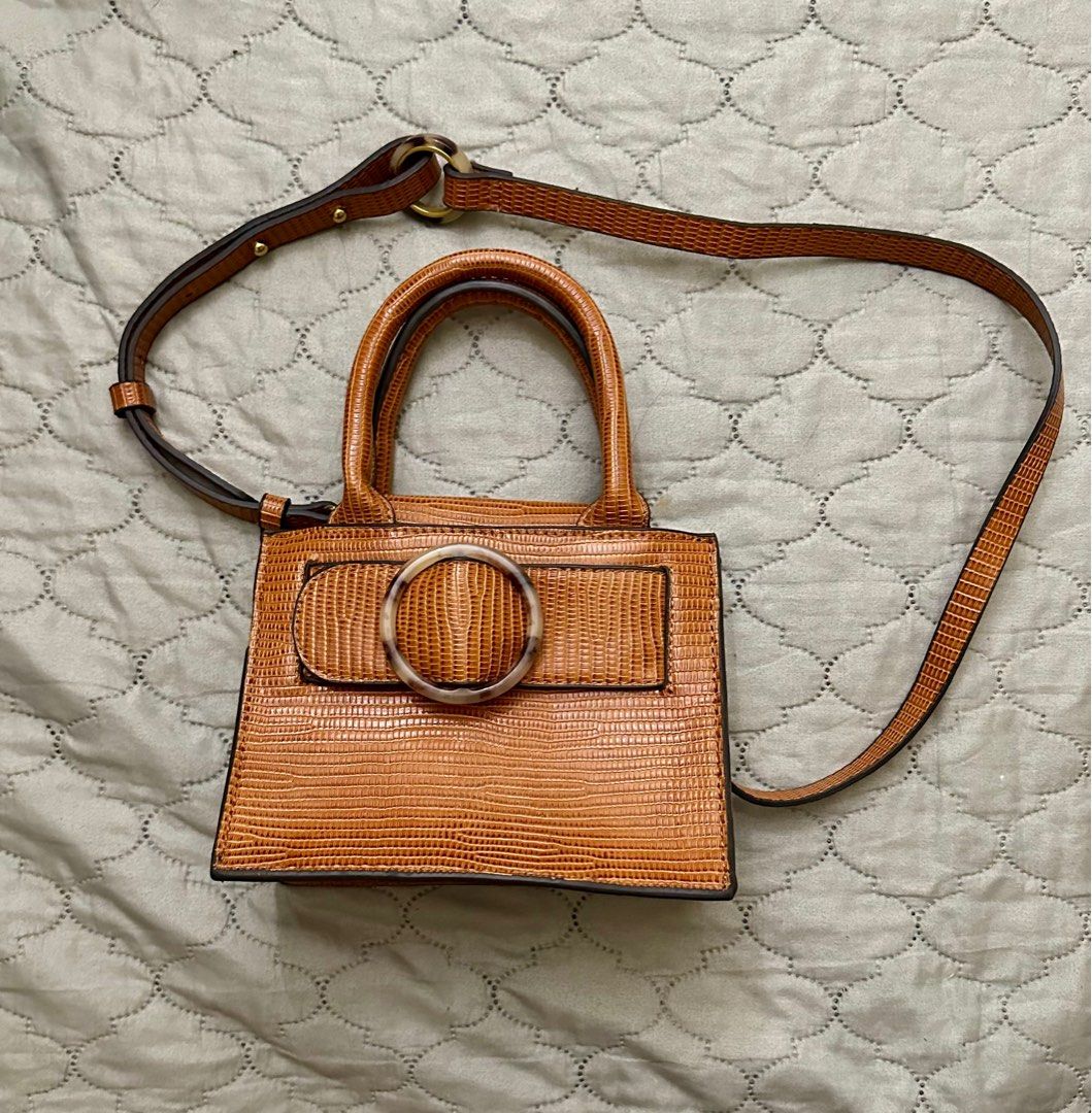 Parfois Bag (Category: Shoulder Bags) located in Quezon City. Submitted by leilopez (Listing ID 1287779629, Image 1). Description: See photos for details Croc type leather Spacious Kasya iphone15.