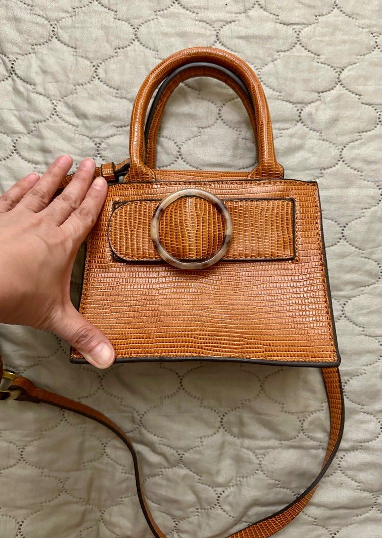 Parfois Bag (Category: Shoulder Bags) located in Quezon City. Submitted by leilopez (Listing ID 1287779629, Image 2). Description: See photos for details Croc type leather Spacious Kasya iphone15.