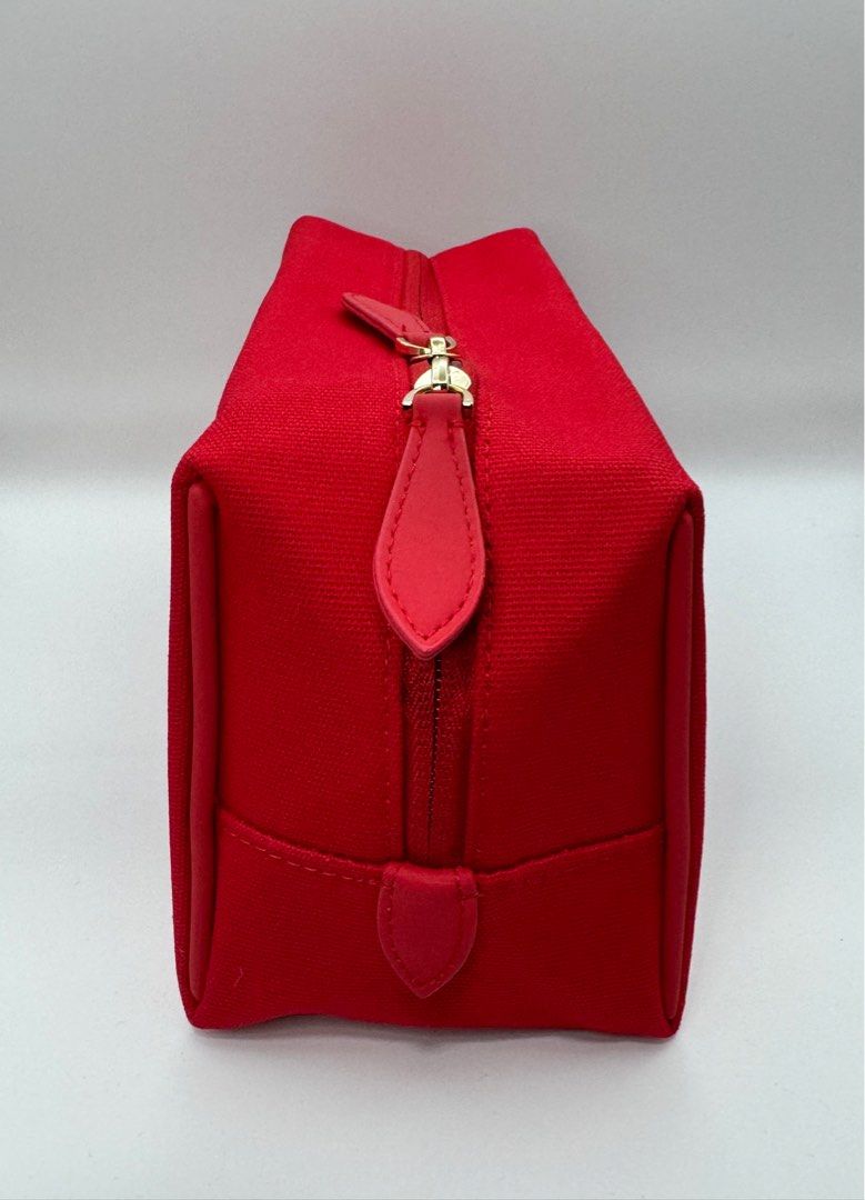 Pouch (Category: Accessories) located in Singapore. Submitted by al2014 (Listing ID 1287708487, Image 3). Description: Burberry Pouch Colour: Red / Black Exterior: Burberry Brand Embossed Double Zipper Closure Dimensions: Length: 22cm Width: 10cm Height: 12cm Interior: Red Fabric Lining 1Pocket with Brand Name Asking price $20 each 💯% authentic No low ballers please. Self collect or Normal Mail (add $2.50 for packaging and postage) Registered Ma
