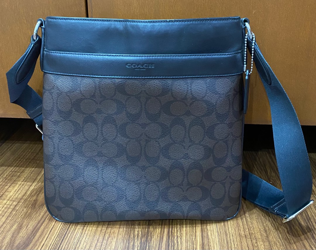 Coach buddy bag top
