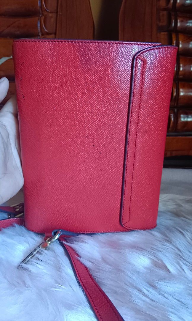 PRELOVED DOLCE & GABBANA SLING BAG (Category: Luxury Bags & Wallets) located in Zamboanga. Submitted by bags2bags2bags (Listing ID 1287694222, Image 2). Description: PRELOVED DOLCE&GABBANA SLING/PURSE SIGN OF USAGE ONLY NO MAJOR ISSUES.