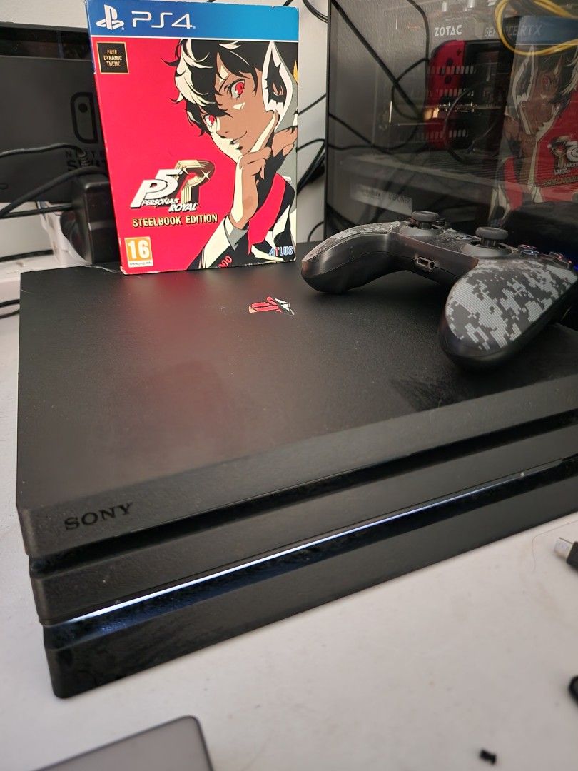 Ps4 Pro W Nitho Controller and Persona 5 Royal Steelbook edition