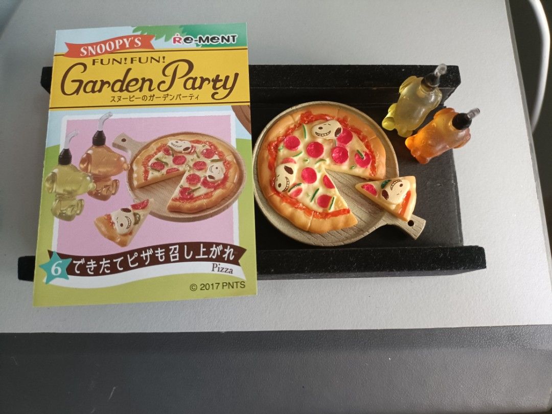 Snoopy figuring (Category: Other Merchandise) located in Singapore. Submitted by meleno (Listing ID 1287772046, Image 1). Description: .