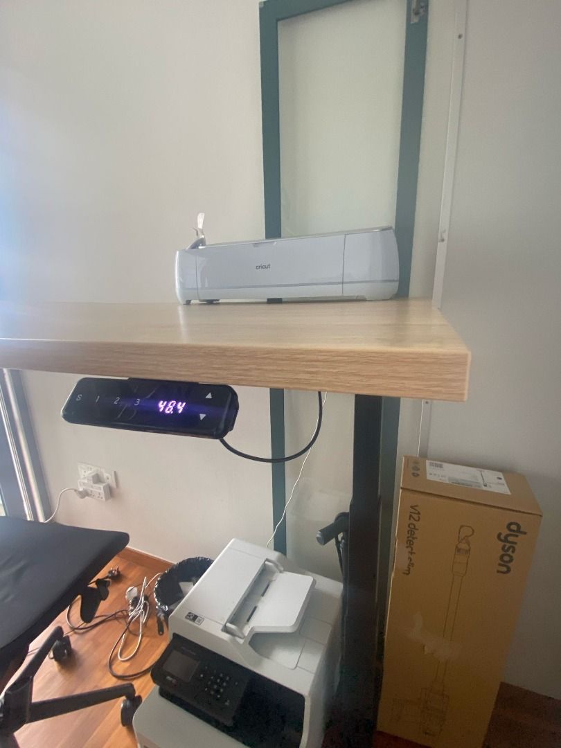 Stilford electric store desk