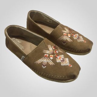 (US 10.5) TOMS Alpargata Moccasins Tribal Embroidered Shoes Boho Slip Ons Artisanal Limited Edition Beige Orange Brown Suede Uggs Clogs
