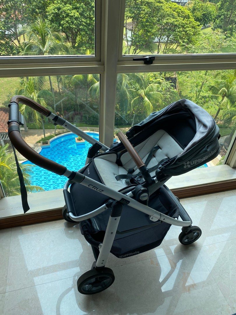 UPPAbaby Cruz with bassinet and airplane bag Babies Kids Going