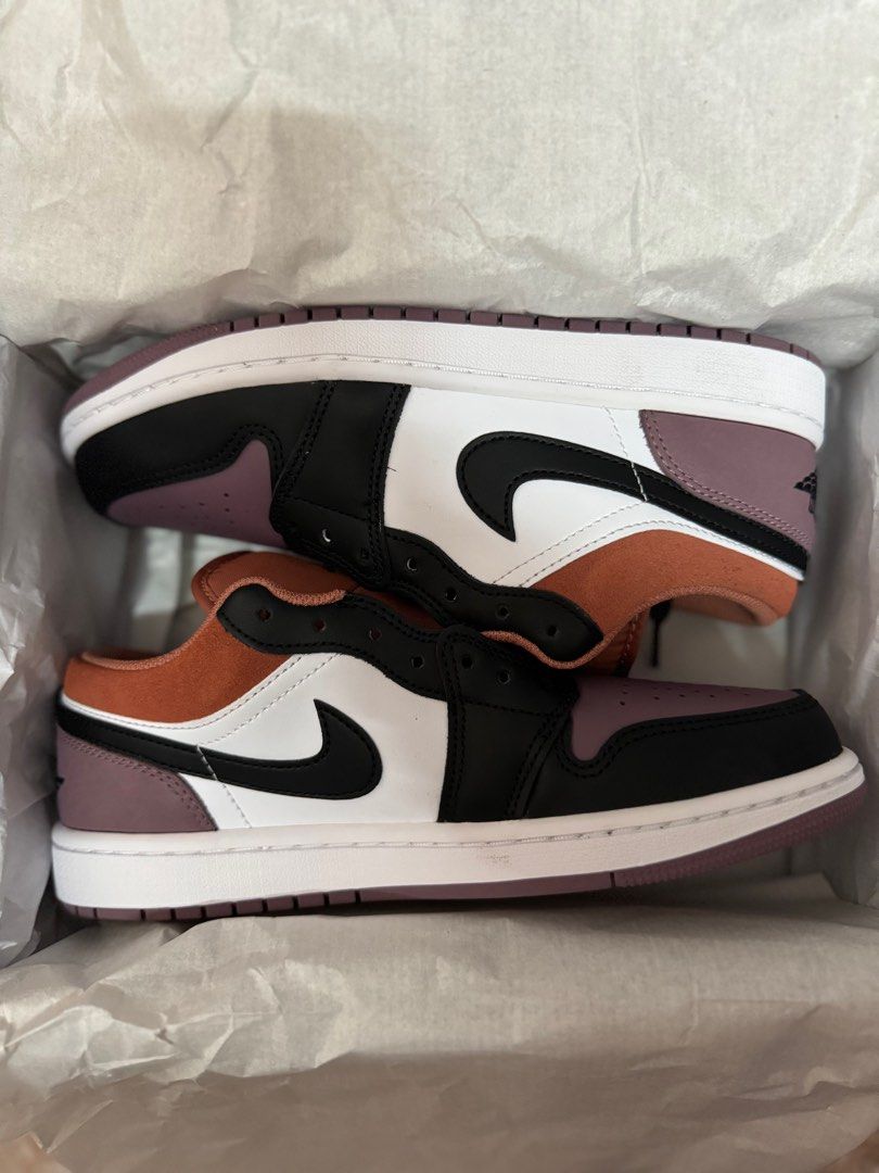 Mauve 7 retail outlet