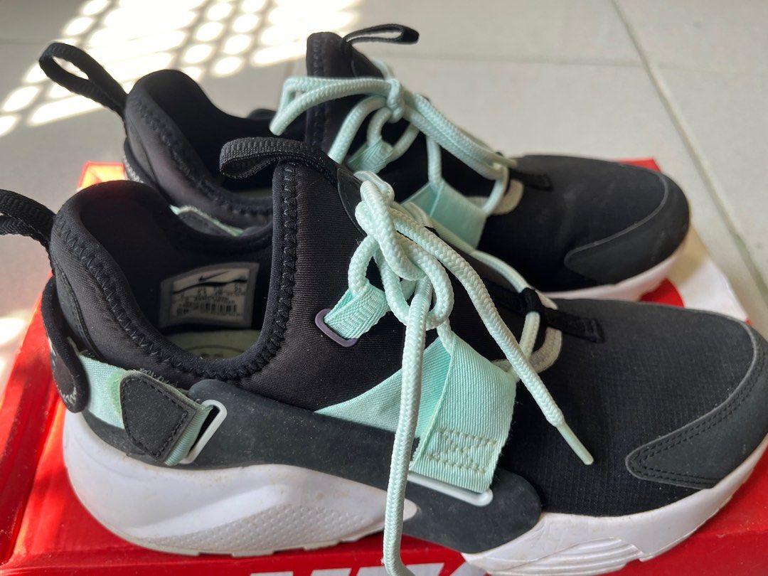 Women's air huarache outlet city low sneaker