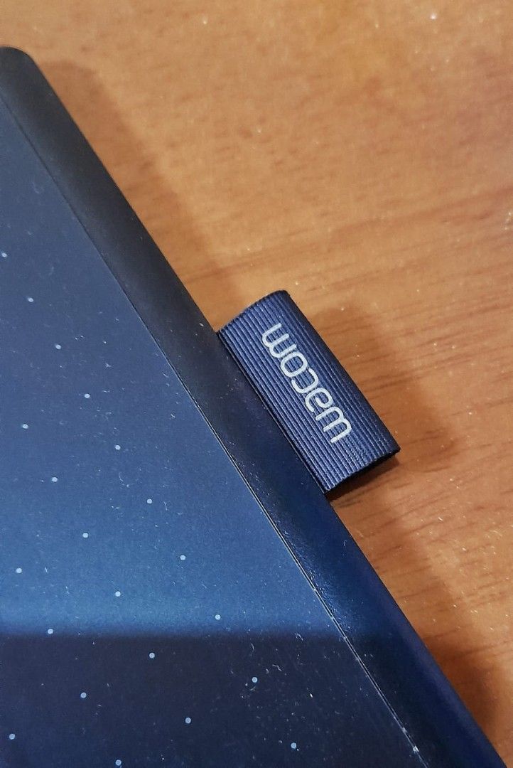 Wacom Tablet (drawing) (Category: Other Accessories) located in Manila. Submitted by angel_felicity (Listing ID 1287719313, Image 3). Description: 🌈One by Wacom pen tablet Model CTL- 672, Medium size 🌈Lightly Used, but same as brand new (The cable, pen and 3 extra nibs are included with box) ..