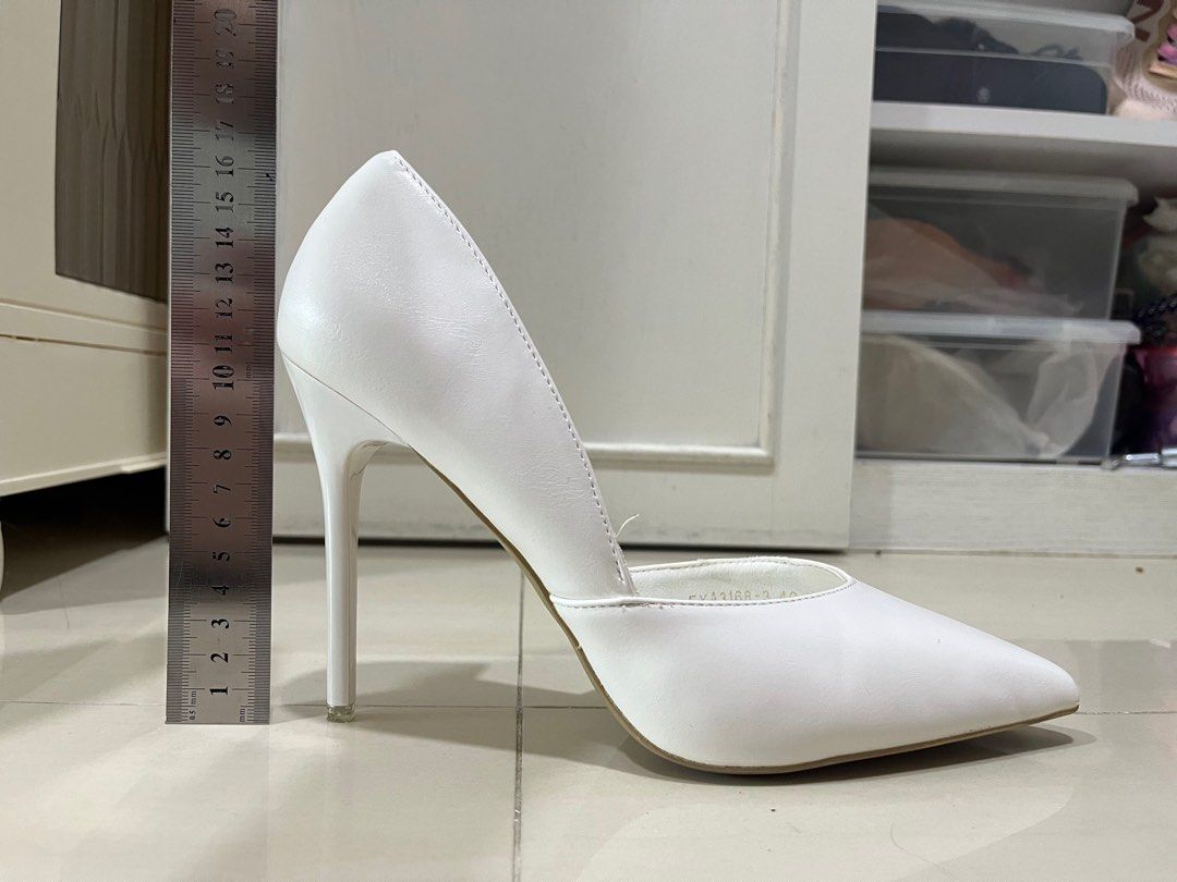White closed outlet heels