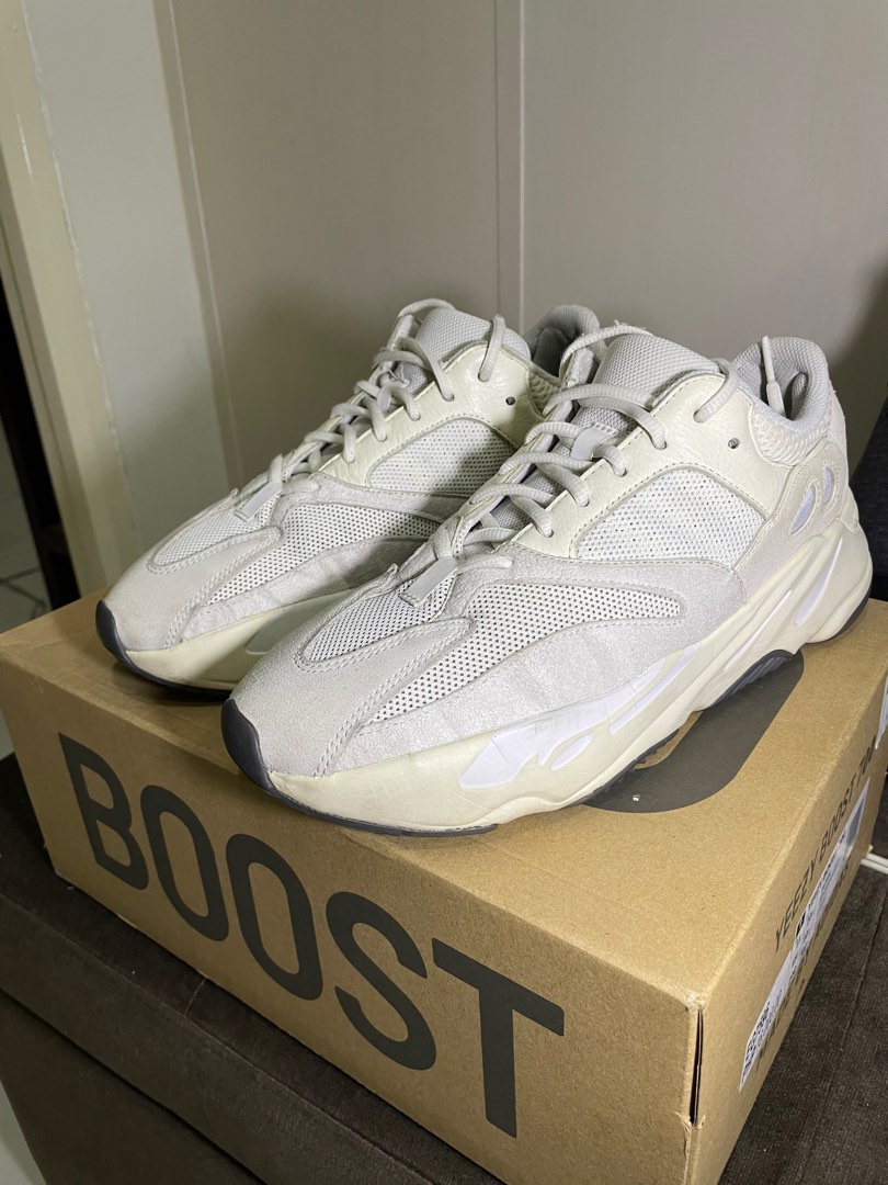 Yeezy 700 hot sale size 11