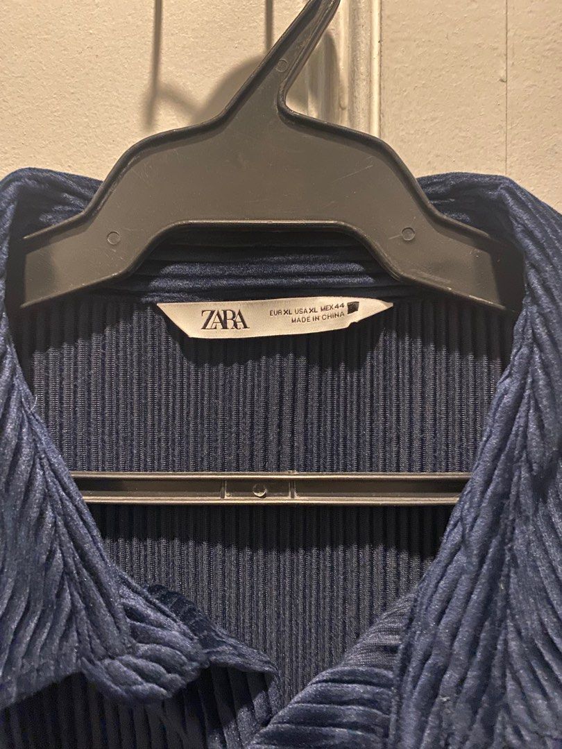 Zara Corduroy Long Sleeve Polo (Category: Coats, Jackets and Outerwear) located in Quezon City. Submitted by angeloamoncio (Listing ID 1287811155, Image 2). Description: .