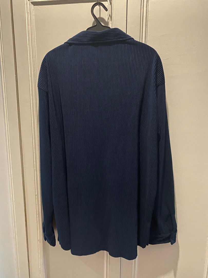 Zara Corduroy Long Sleeve Polo (Category: Coats, Jackets and Outerwear) located in Quezon City. Submitted by angeloamoncio (Listing ID 1287811155, Image 3). Description: .