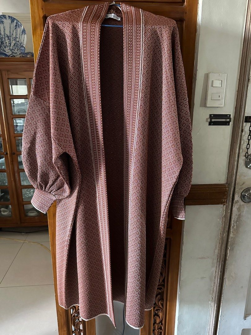 Zara Jacquard Long Knitted cardigan (Category: Coats, Jackets and Outerwear) located in Makati City. Submitted by grthplt (Listing ID 1287758065, Image 3). Description: Limited Edition Jacquard Long Knitted Cardigan Like metallic knitted under the light or sun Size M Slightly negotiable Good for layering and spring or fall.