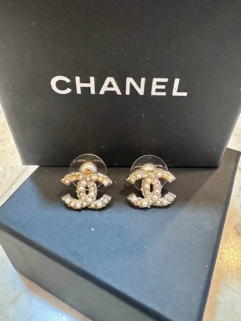Cheapest Chanel CC Logo Earrings Pearl Gold Women s Fashion