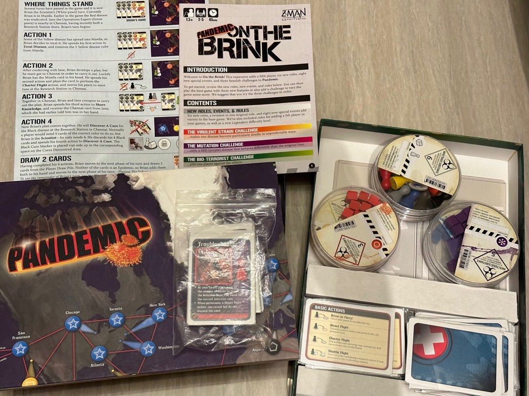 新淨正版二手Pandemic英文版，連on the brink擴充，有卡套