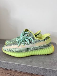 White shop yeezy reflective