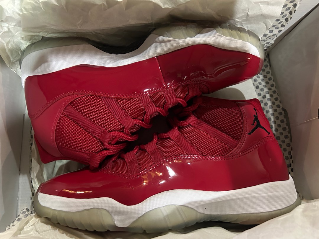 Jordan retro top 11 size 9