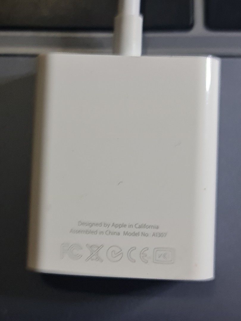 Apple mini displayport to VGA adapter (Category: Cables & Adaptors) located in Quezon City. Submitted by tikz_816 (Listing ID 1287998135, Image 3). Description: used APPLE mini display port to VGA adapter (thunderbolt to VGA) 101% original 101% tested working no issues. buy with confidence over 150+ positive feedbacks/reviews meet up: qc and nearby areas balintawak lrt1 station fishermall pantranco shipping available: to be shouldered by the buye