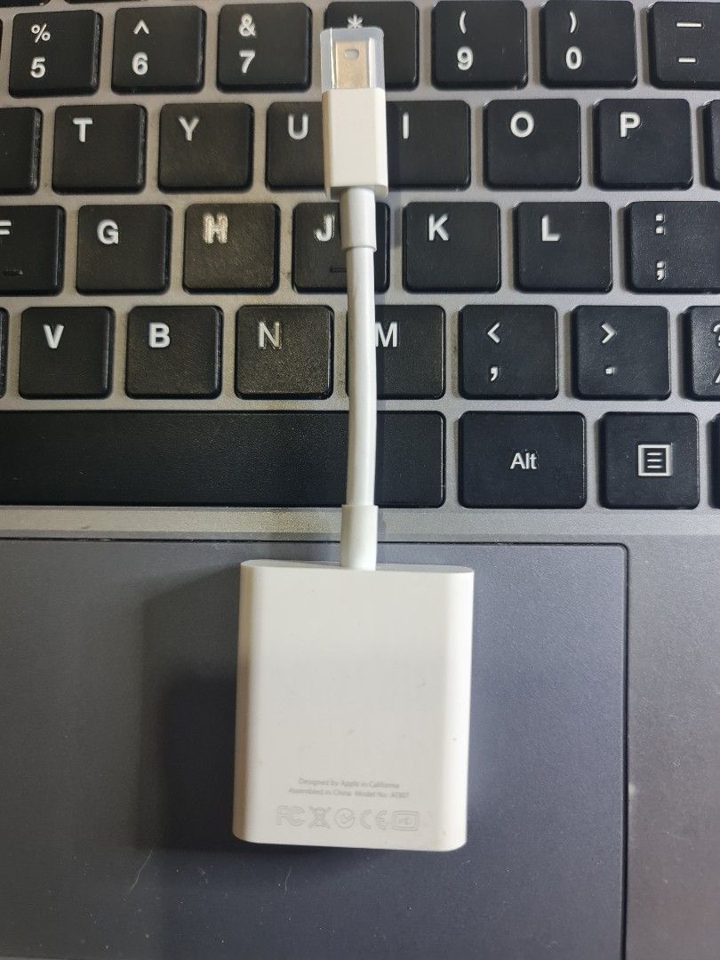 Apple mini displayport to VGA adapter (Category: Cables & Adaptors) located in Quezon City. Submitted by tikz_816 (Listing ID 1287998135, Image 2). Description: used APPLE mini display port to VGA adapter (thunderbolt to VGA) 101% original 101% tested working no issues. buy with confidence over 150+ positive feedbacks/reviews meet up: qc and nearby areas balintawak lrt1 station fishermall pantranco shipping available: to be shouldered by the buye