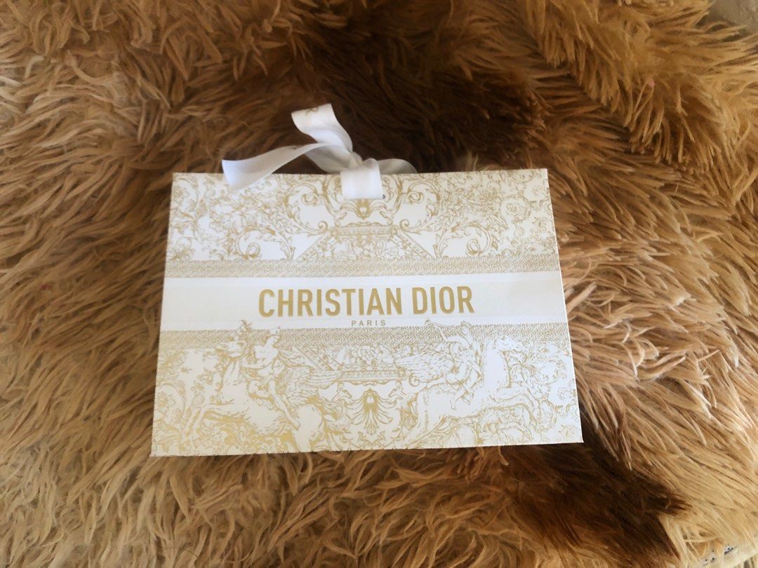 Authentic Dior Paper Bag (Category: Luxury Accessories) located in Cavite. Submitted by preloved.angel. (Listing ID 1288025663, Image 3). Description: size: 8x6 inches.