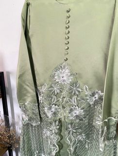 (Category: ) located in . Submitted by irahwardrobe (Listing ID 1288012306, Image 1). Description: .